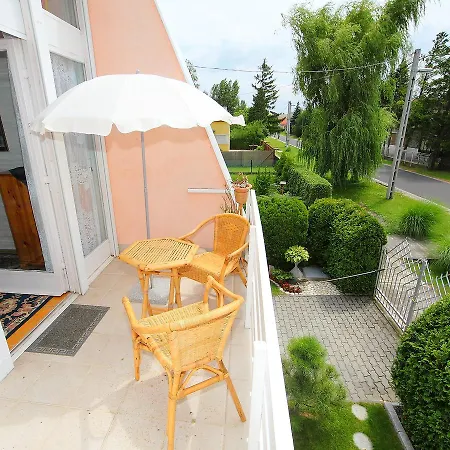 Holiday Balaton H421 * Balatonmariafurdo